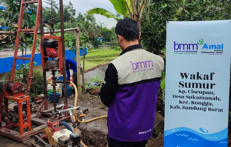 Warga Kampung Ciseupan Terima Manfaat Air Bersih dari Proyek Wakaf Sumur AMAL dan BMM
