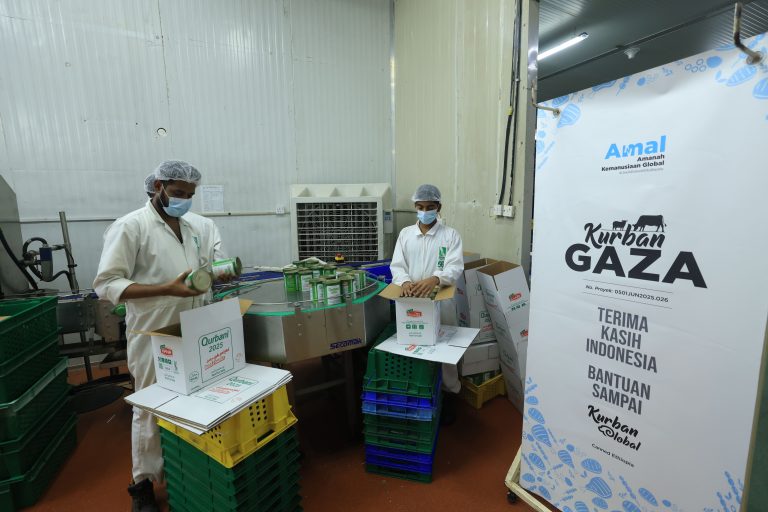 Siap Didistribusikan, Qurban Canned for Palestine dalam Tahap Pengalengan