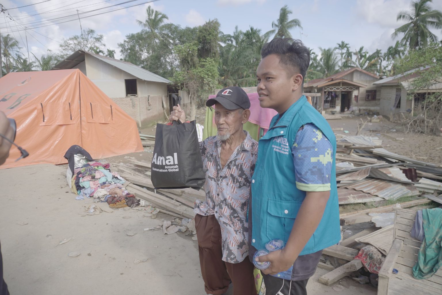 Misi Kemanusiaan Sumatra: Genset, Makanan Hingga Alat Shalat Telah Disalurkan di Berbagai Wilayah Terdampak